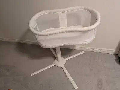 Selling my like-new HALO BassiNest. Easy to assemble. Includes original packaging and user manual. B...