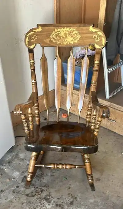 Unique gorgeous Hitchcock Style Windsor Back Maple Rocking Chair. Solid Maple Rocking Chair With Ste...