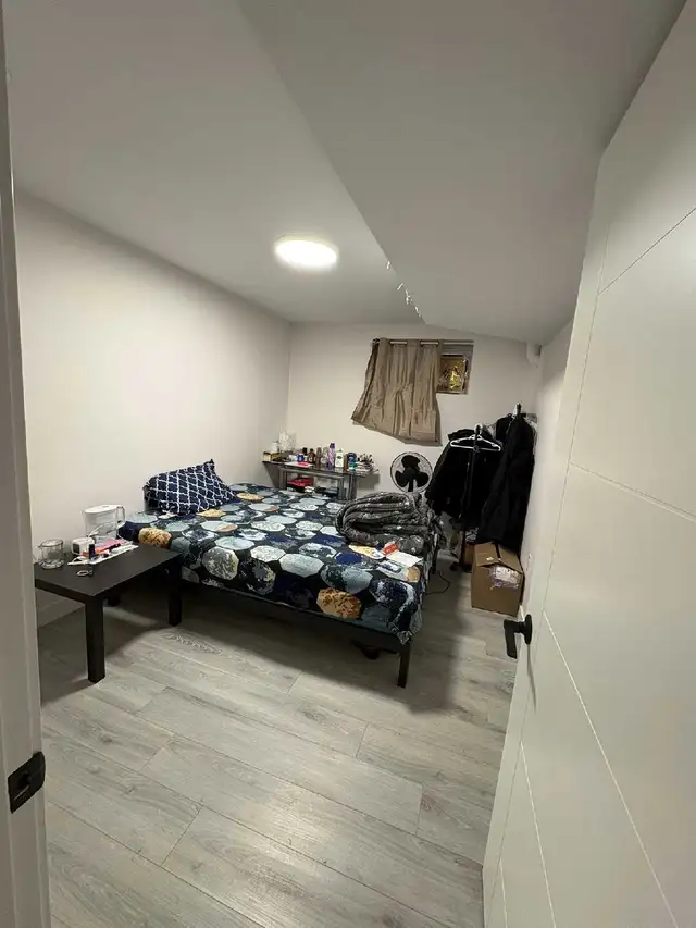 Basement for rent in Manitoba in Canada - Image 9