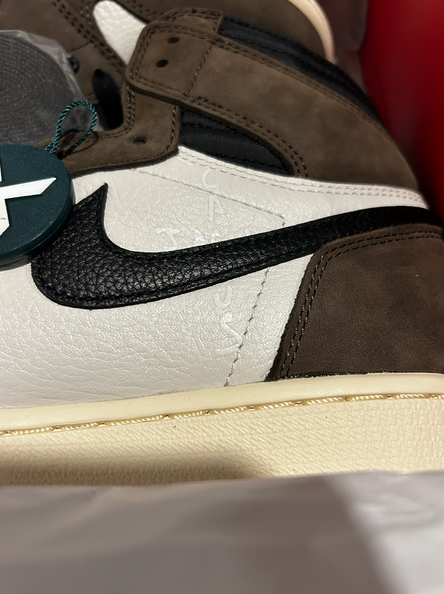Air Jordan 1 Travis Scott Dark Mocha Reps in Men's Shoes in Oakville / Halton Region - Image 7