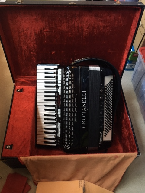 Crucianelli Electronic/Acoustic Accordion in Pianos & Keyboards in Edmonton - Image 2