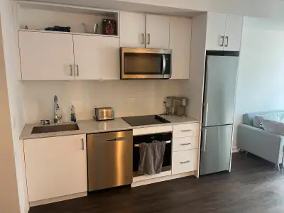 1 Bedroom Plus Den For Rent.  70 Princess Street, Toronto. $2150