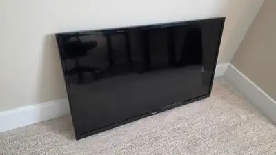 Samsung Wall Mount 32" TV, View more