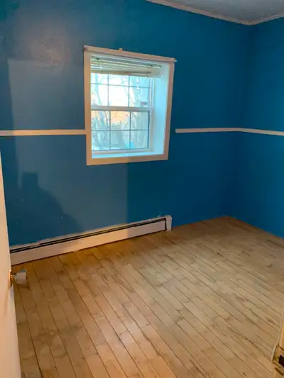 Bright & Quiet 2-Bedroom Apartment – Heat & Lights Included