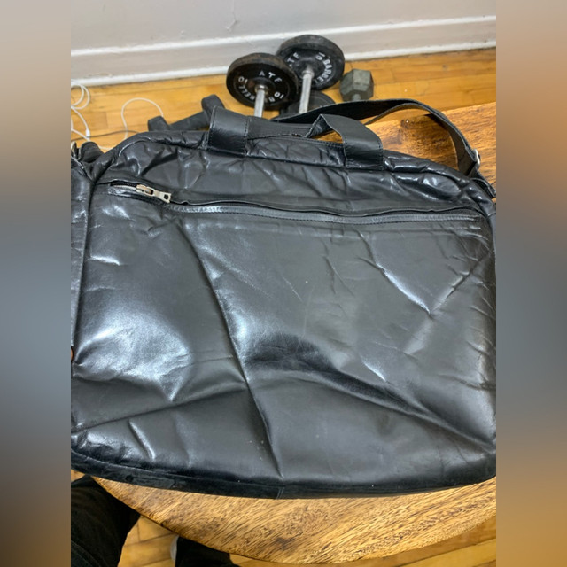 M0851 laptop unisex leather bag dans Hommes  à Ville de Montréal - Image 3