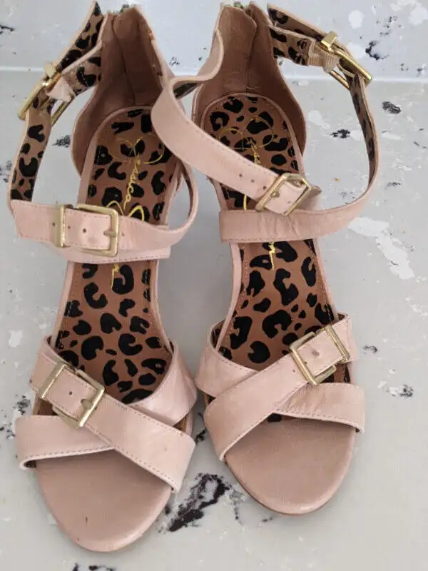 Jessica Simpson Nude Sandal in Women's - Shoes in City of Toronto - Image 4