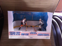 Starting Lineup One on One Lindros and Kariya *New In Box* 1997