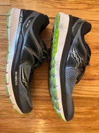 Running Shoes-  Suacony Everun Triumph 10.5 