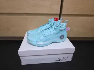 Way of Wade 10 Mint, View more