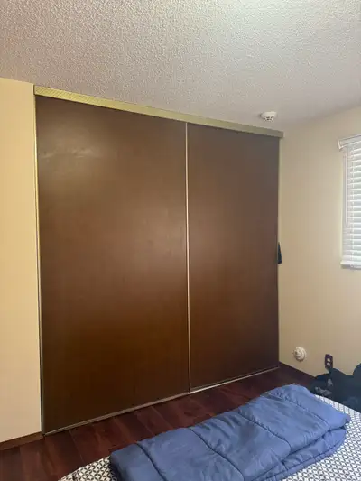 I have one private room to rent on the main floor of a bi-level house in Falconridge. Walking distan...