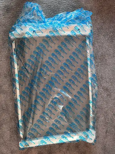 Brand new not used. Core Dimensions: 27.5"x19.5"x2.25" OverallDimensions:33.8"x21.5"x4.2" Inlet/Outl...