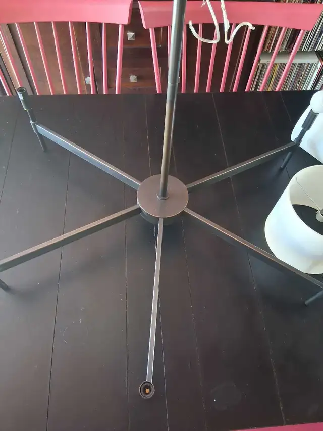 Designer iron chandlier in Indoor Lighting & Fans in City of Montréal - Image 9