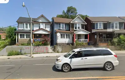 One bed room apartment in house  on woodbine ave not a basement