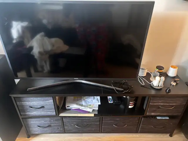 Samsung smart TV 40 inch  in TVs in City of Toronto - Image 4