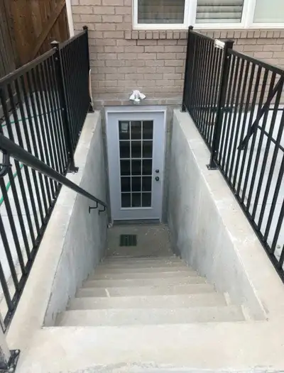 Legal basement house with separate entrance. 2 bedroom with 1 bathroom. Note :- 30% utilities extra...