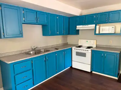 I have a 3 bed 1.5 bath unit for rent a few minutes walk to Acadia. $2100 with water included - tena...