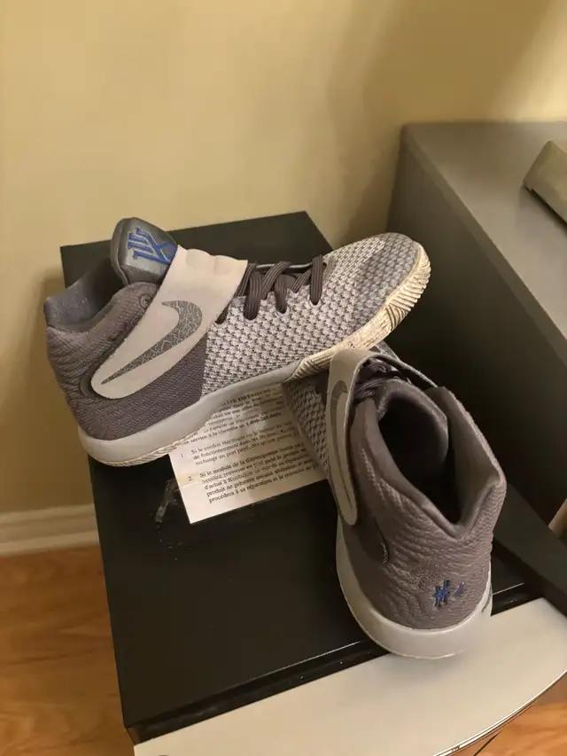 Nike Kyrie Basketball Shoes in Men's Shoes in Mississauga / Peel Region - Image 3