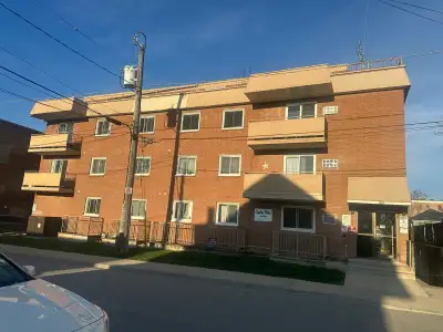 Fully funinished 1 bedroom 1 bathroom apartment located in the heart of Niagara Falls, available May...