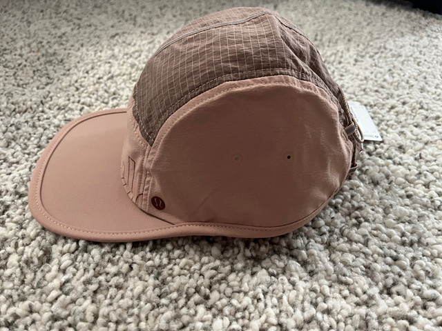 Brand New Lululemon Drawcord Hiking Hat Cap in Women's - Other in City of Toronto - Image 3