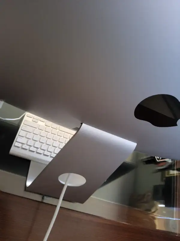 Imac 27 inc desk top computer in Desktop Computers in Hamilton - Image 10