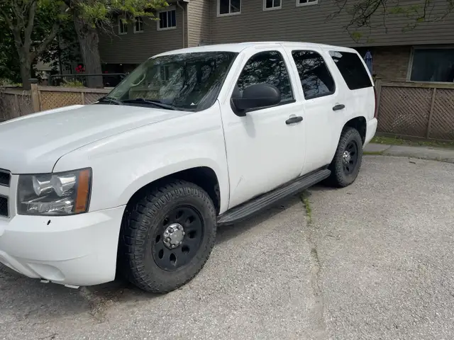 2013 Chevy Tahoe ex rcmp 7000 or best offer in Cars & Trucks in Peterborough - Image 3