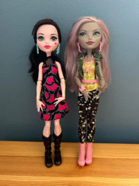 Monster High Dolls  - Monstrous Rivals Draculaura and Moanica
