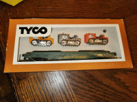 Vintage original mint never used Tyco Skid Flat with 3 tractors