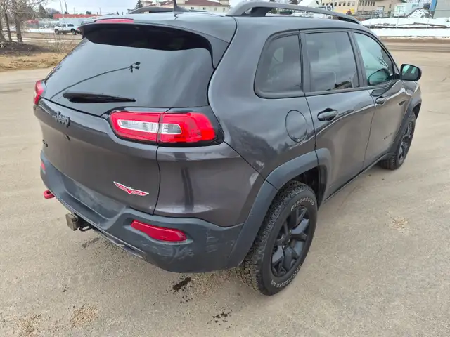 2016 Jeep Cherokee Trailhawk   115 KM523046132164874244