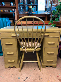 Moss Green 7-Drawer Desk and Chair