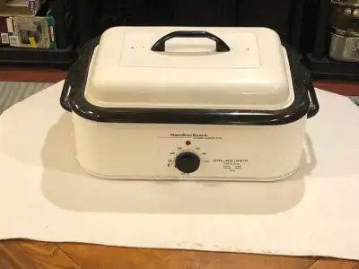 Pending Sale: Hamilton Beach Electric Roaster Oven, View more