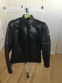 Veste de moto en cuir pour femme