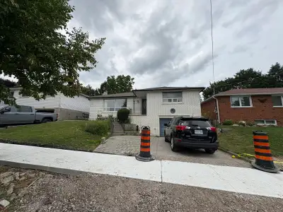 The whole unit of the main floor of the house is available August in Centre Bradford. Great location...