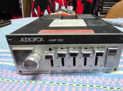 Audiovox AMP 550, View more