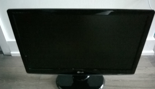 LG Monitor 20 inch LCD in Monitors in Markham / York Region