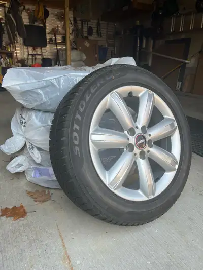 Selling a full set of like new Winter Tires+Rims for a Mini Countryman JCW (Full specifications belo...
