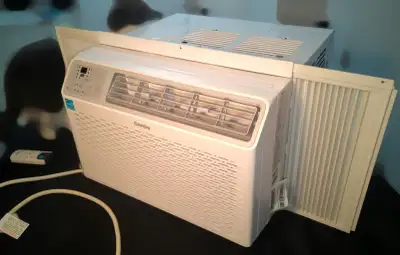 Danby 10,000 BTU air conditioner, only used for one season, View more