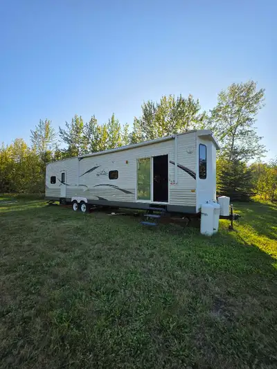 2013 Jay Flight Jayco park model RV trailer. The trailer is in excellent condition. It is a 40 foot...