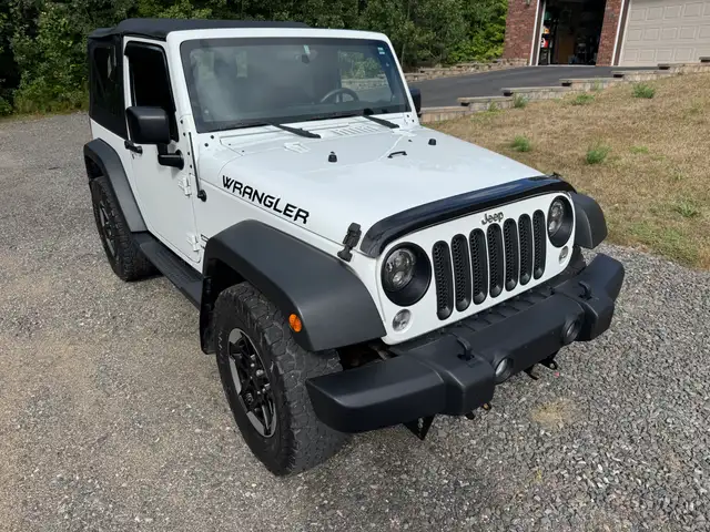 2014 Jeep Wrangler JK Sport Soft Top