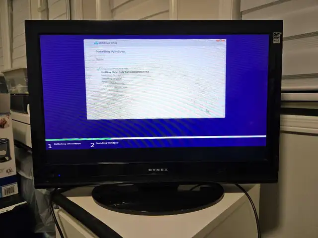 Dynex 26 Inch and RCA 32 Inch TV in TVs in Markham / York Region - Image 2