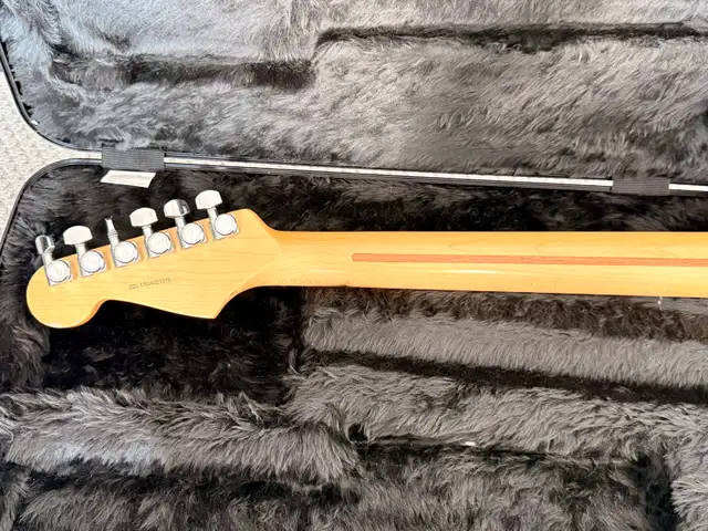 2016 Fender American STD Strat - Bordeaux Metallic (Suhr V63+) in Guitars in Ottawa - Image 8
