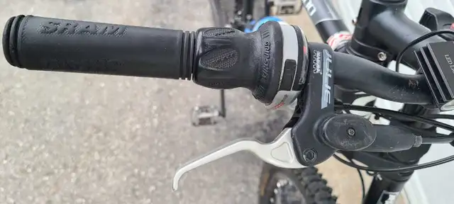 Cannondale F800 hard-tail with Lefty front  shock in Mountain in London - Image 6