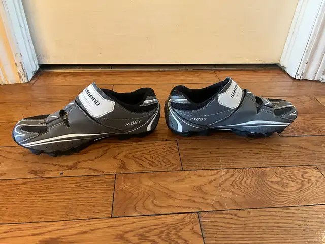 Souliers de vélo Shimano MO87 spd 7.6us 41eu cyclism cleats in Clothing, Shoes & Accessories in City of Montréal - Image 3