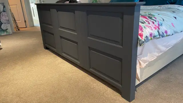 King Sized bed in Beds & Mattresses in Markham / York Region - Image 3