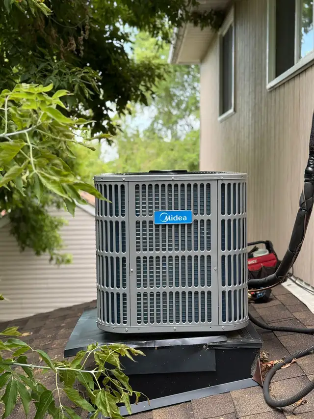 Air conditioner air conditioner air conditioner air conditioner  in Refrigerators in Oakville / Halton Region - Image 8