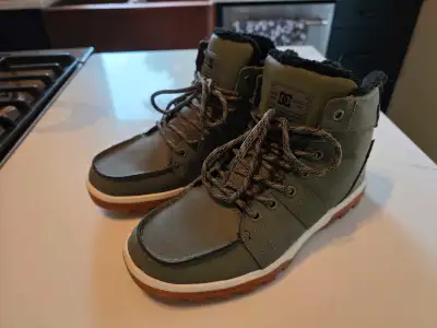 DC shoes mens size 8 new never worn, View more