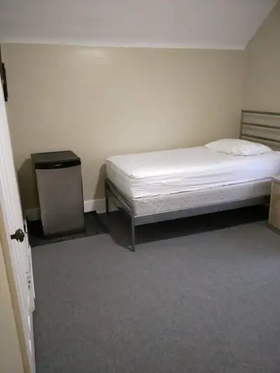 $425/month Rm For Sublet (Jul. and Aug. --  can move in mid Jun)
