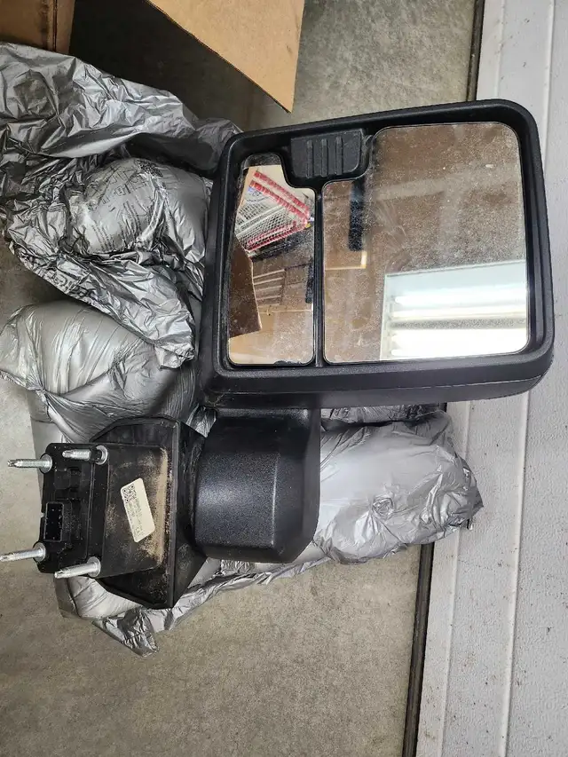2019-2024 GMC Sierra 1500 Left Driver Side Mirror in Auto Body Parts in Edmonton - Image 3