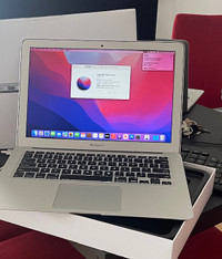 Almost New Macbook air 13 silver model 2017 8gb ram intel i5