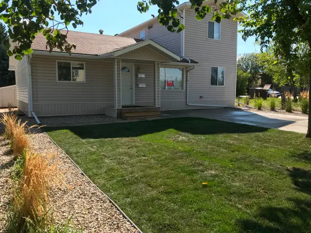 10531 – 104 Ave – Bear Creek - 3 beds, 2 baths – Utilities Incl