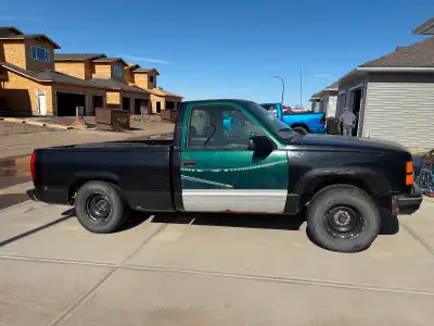 Was going to fix up and make a fun truck but life gets in the way so away she goes All stock. Had wr...
